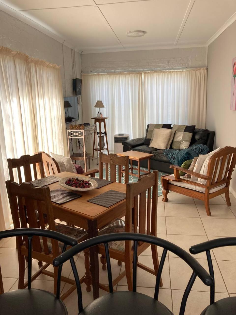 57 On Wellington Accommodation 콜체스터 외부 사진