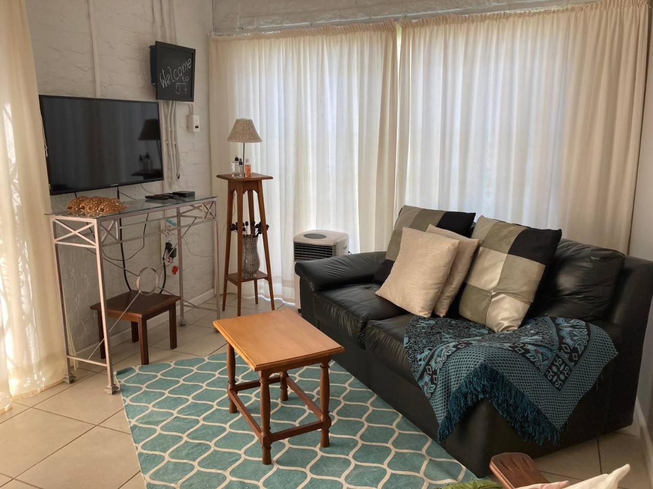 57 On Wellington Accommodation 콜체스터 외부 사진