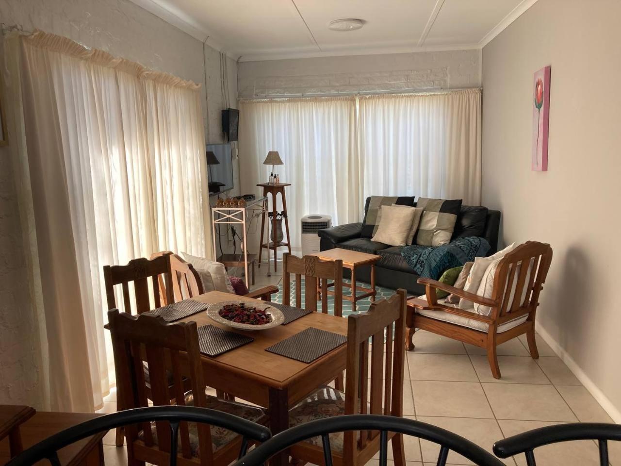 57 On Wellington Accommodation 콜체스터 외부 사진